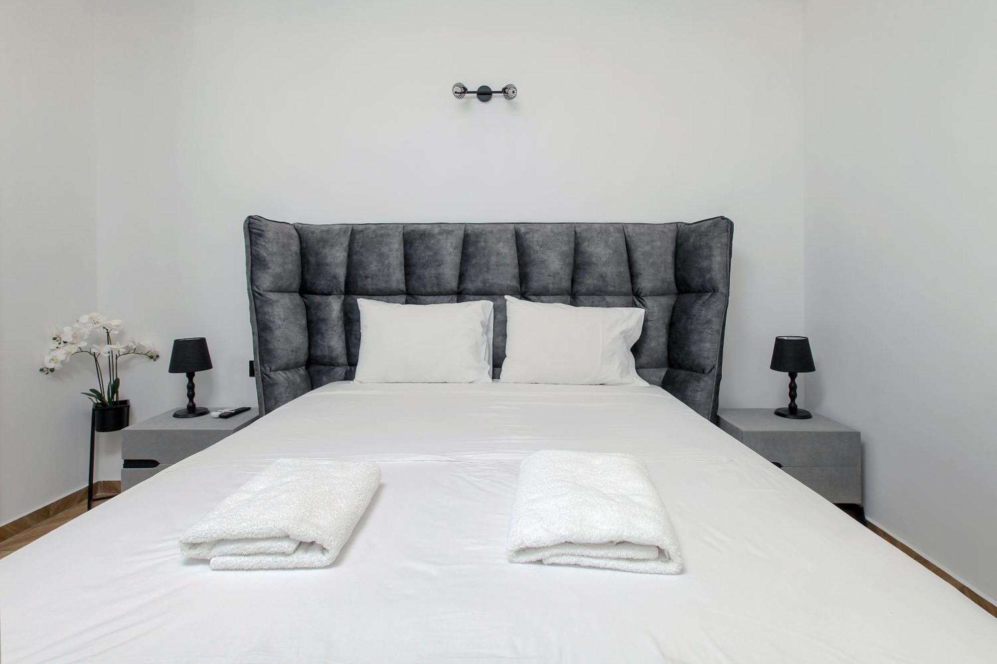 Velvet Escapes Vip * Athens